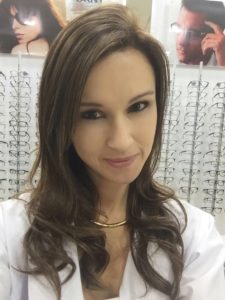 dra-helga-alfaro-especialista-en-optometria-2